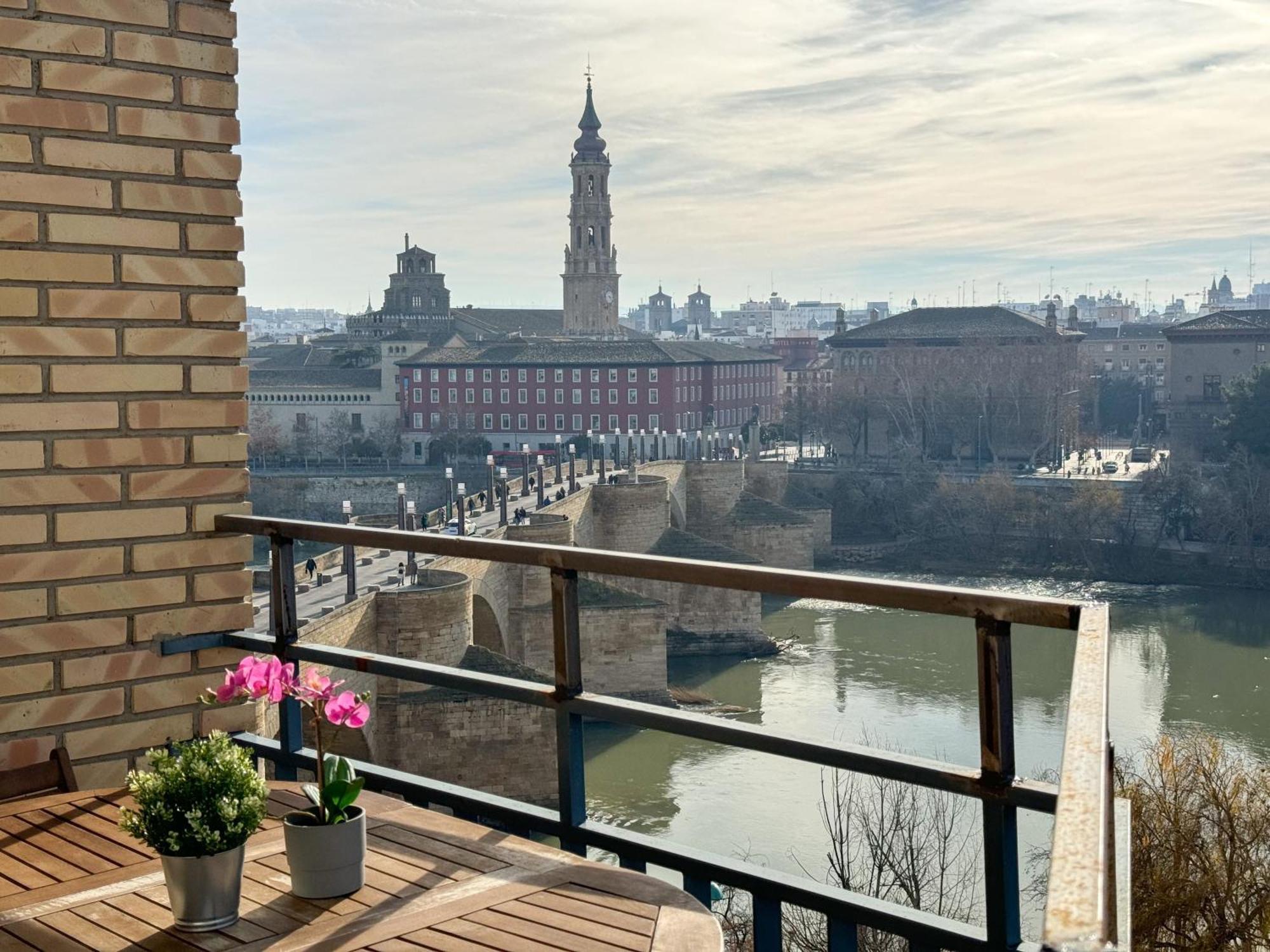 El Puente Del Pilar Comotucasa Zaragoza Dış mekan fotoğraf